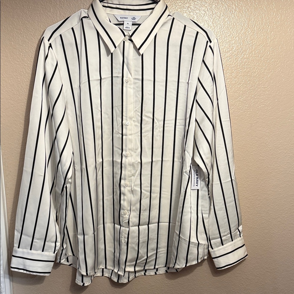 H&M Cream and Black Striped Men's Shirt